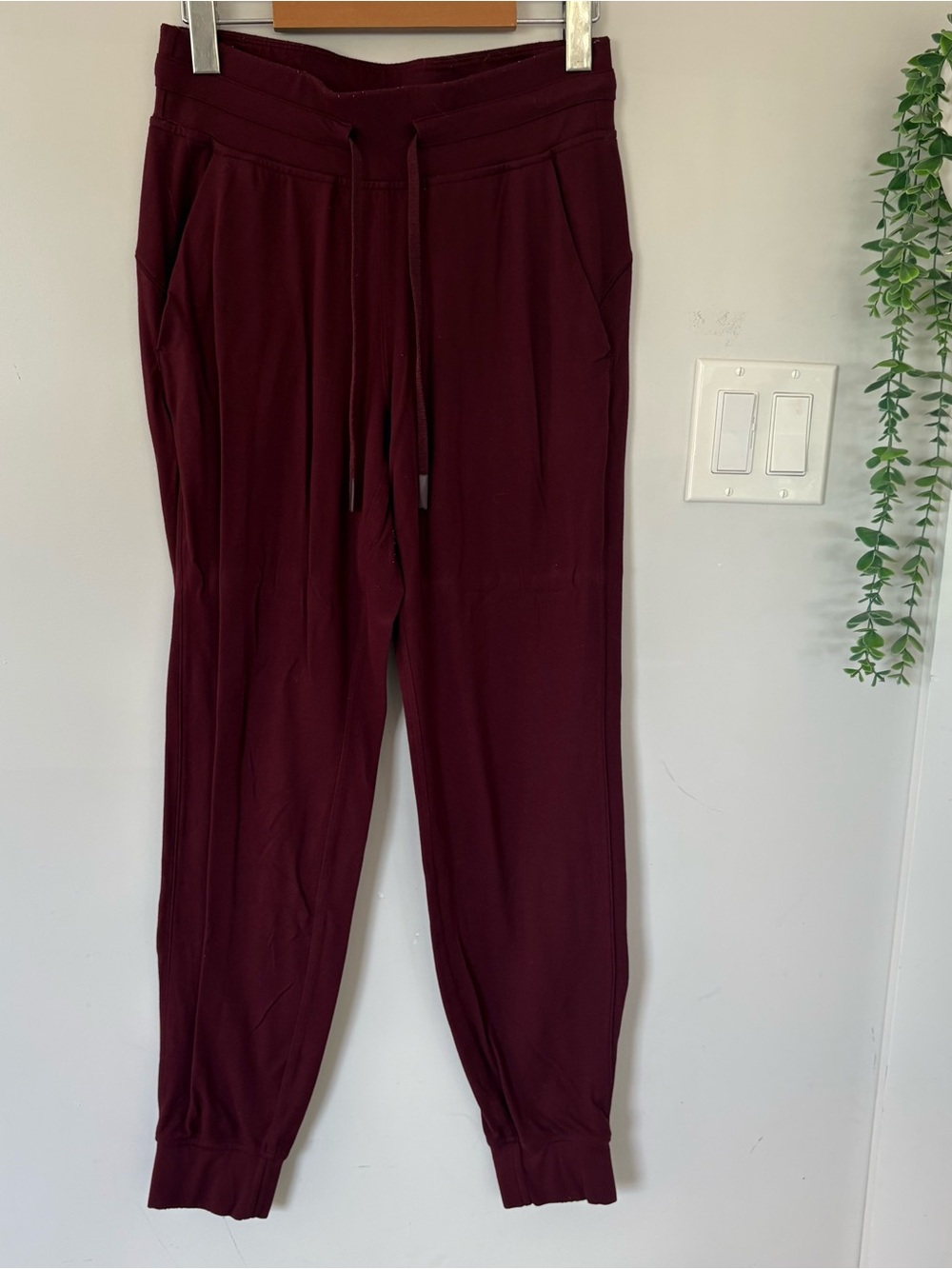 Lululemon Ready To Rulu Pant 29" Joggers in Garnet / Maroon – Size 6